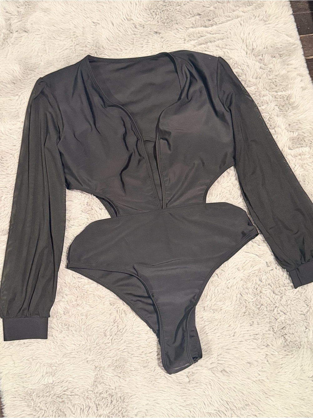 Women’s Black Long Sleeve Cutout Bandeau Bodysuit